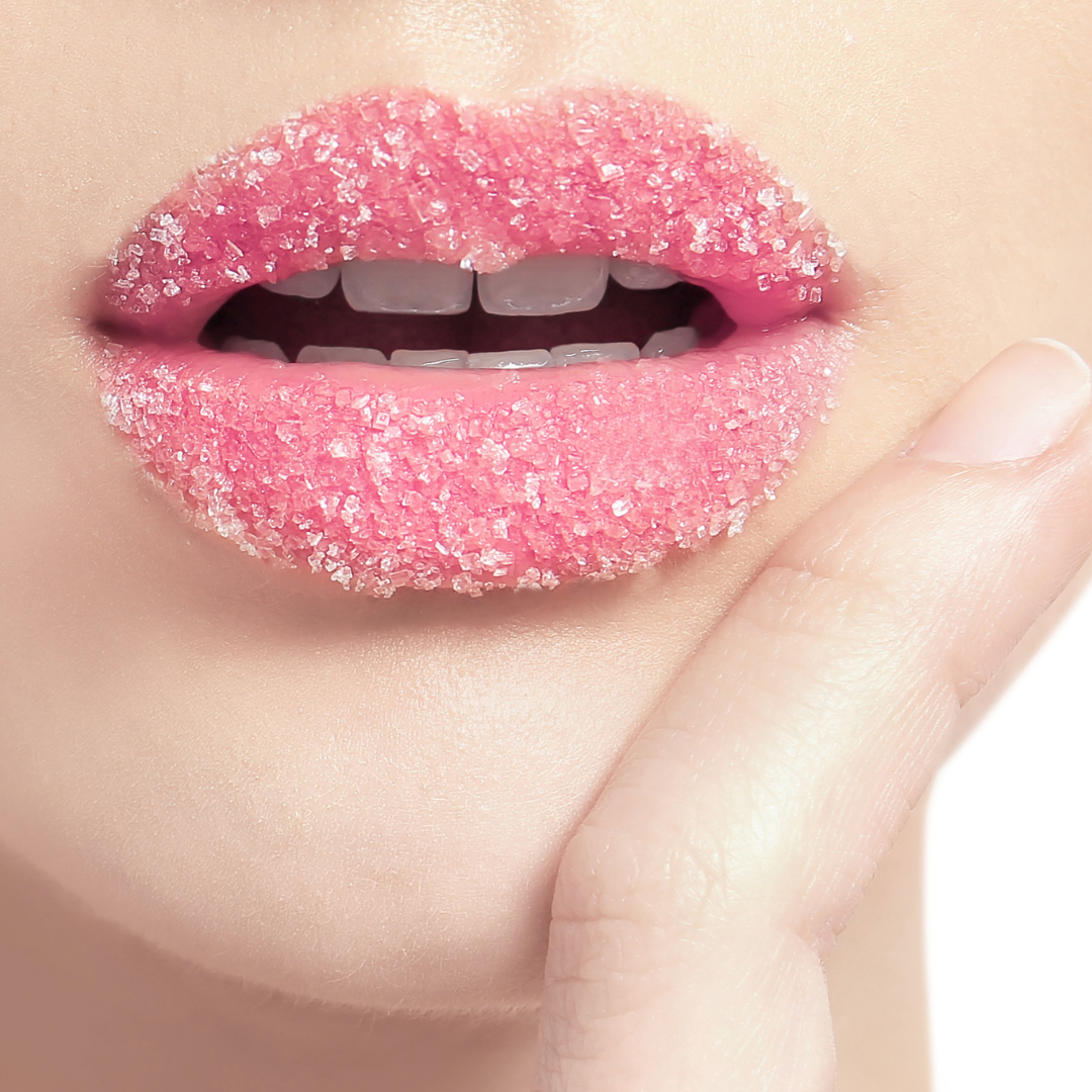 Lèvres exfoliées avec le Gommage Lèvres Hydralips. Hydratation et douceur pour une bouche sublimée et lumineuse.