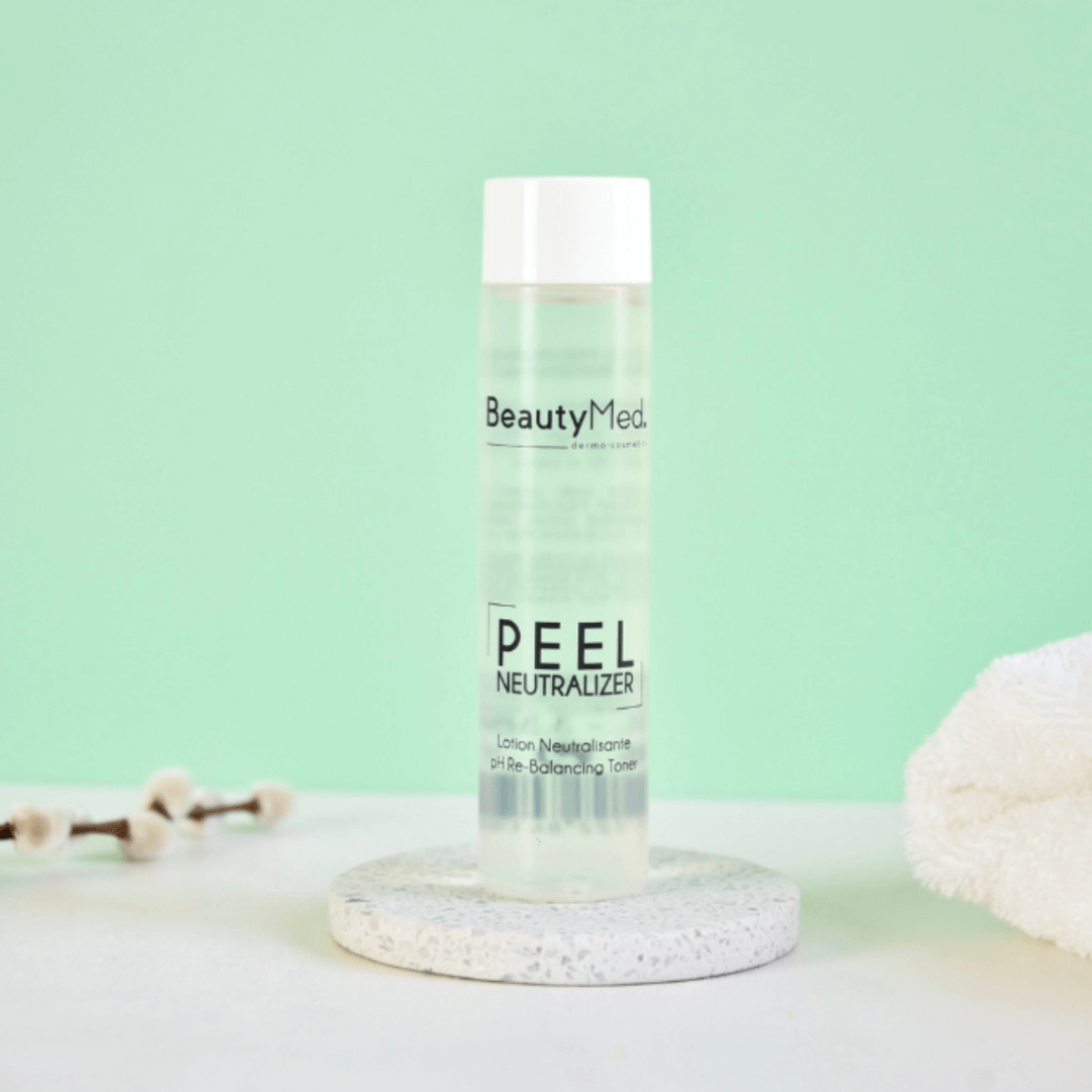Lotion Peeling Neutralisante Beautymed sur un support, présentation du produit en soin visage professionnel.