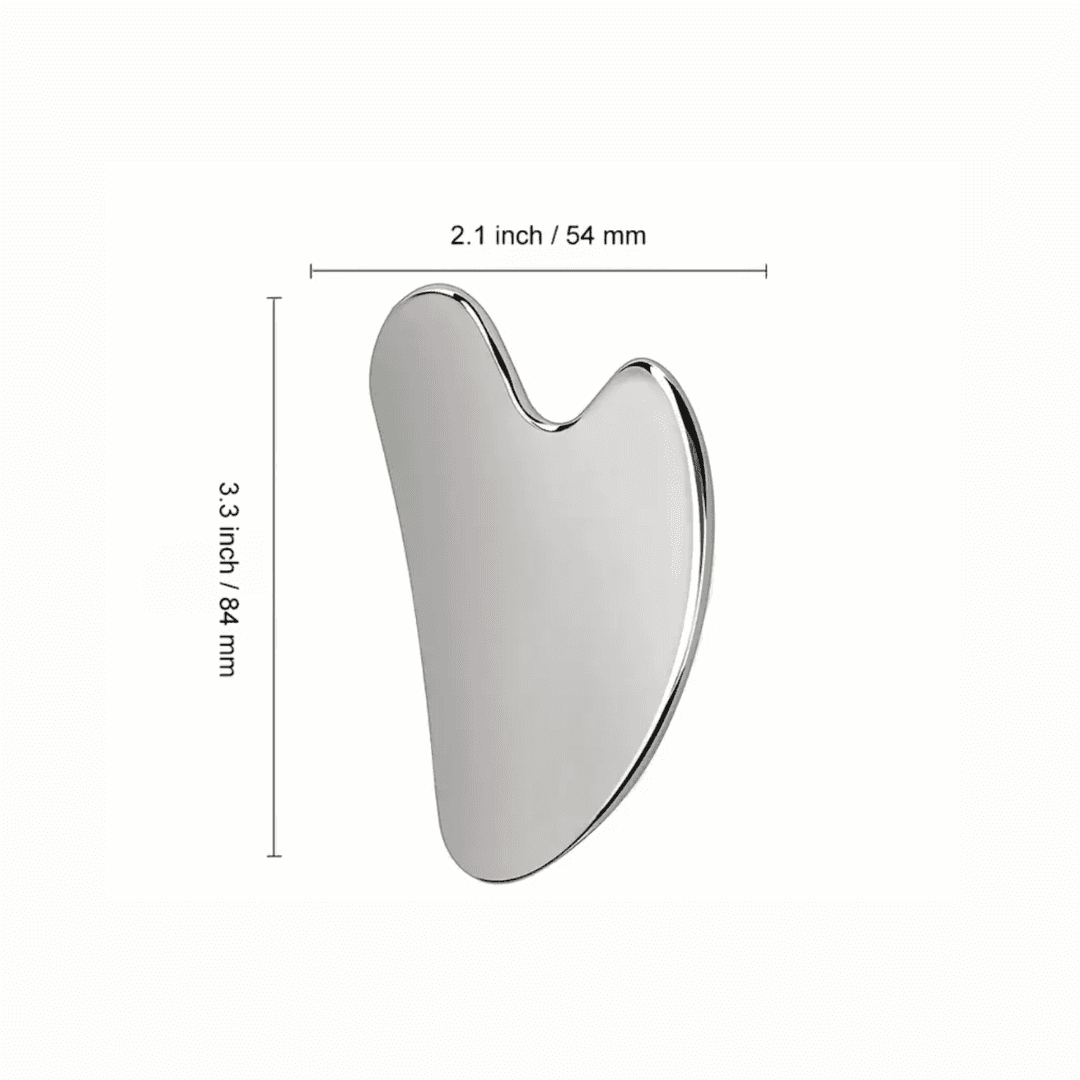 Gua Sha en Acier avec dimensions 84 mm x 54 mm, conçu pour le soin du visage. Parfait pour raffermir la peau et réduire les signes de fatigue.