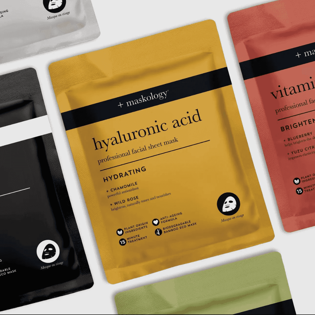 L'acide hyaluronique hydrate et aide à retenir l'humidité de la peau: il contribue à atténuer l'apparence des rides et des ridules. Ce masque contient également de la camomille et de l'églantier. La camomille apporte de l'éclat aux teints ternes, tandis que l'églantier favorise la souplesse de la peau et améliore son fermeté.
Retrouvez ce produit dans le "Kit Microdermabrasion"