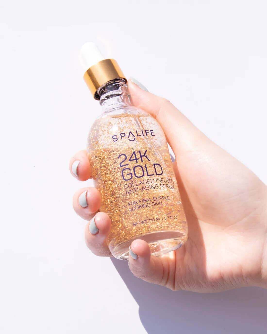Sérum anti-âge infusé au collagène Gold 24K dans une bouteille en verre avec pipette, contenant des paillettes d'or. Fils collagène lifting coréen. Hydratation et éclat pour une peau jeune.