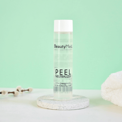 Lotion Peeling Neutralisante Beautymed sur un support, présentation du produit en soin visage professionnel.