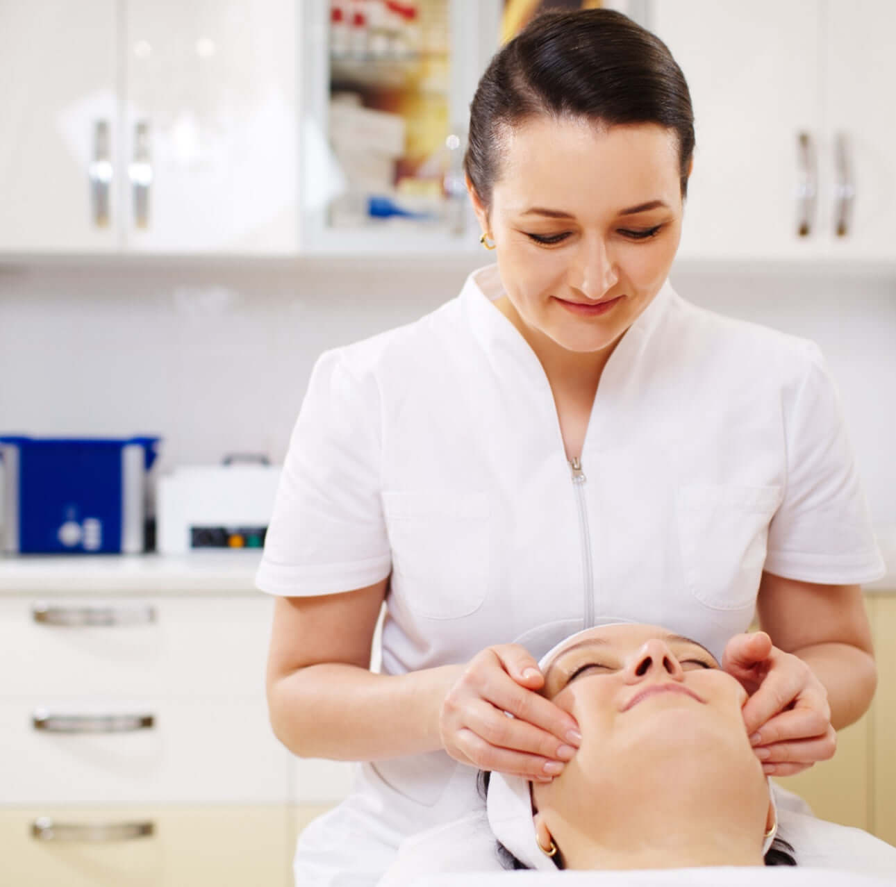 La Lotion Tonique BeautyMed tonifie, hydrate et équilibre la peau, préparant efficacement votre visage pour les soins suivants, iCrème Hydratante Collagène Cabine